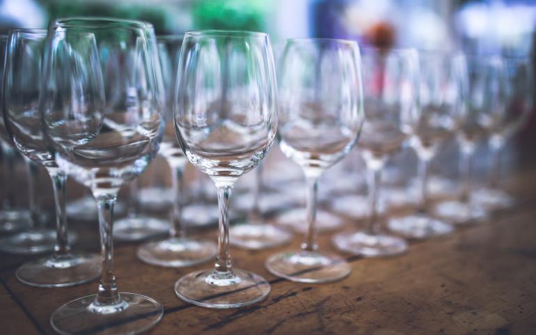 BLOG: WIJNPROEVEN – GEUR EN HET GLAS